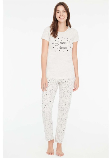 - Kadın Bej Melanj Yuvarlak Yaka Pijama Takımı 3867