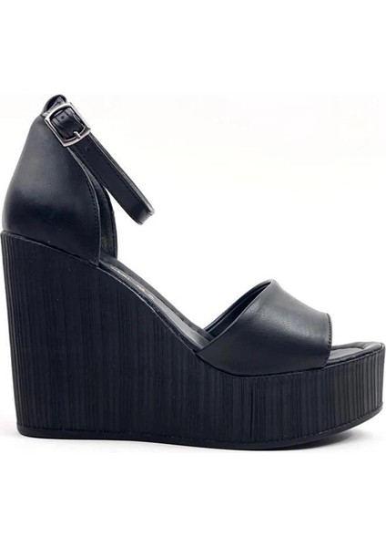 Kadın Verla Siyah Tek Bant Yüksek Dolgu Taban Ayakkabı fiyatları