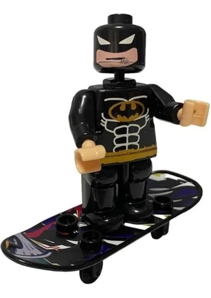 Heroes Karakter Kaykaylı LEGO Oyuncak Yenilmezler Kaykaylı Batman Figür LEGO Oyuncak