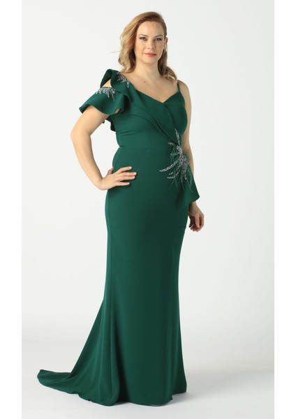 21927 Yeşil Omuzu Iki Katlı Beli Taş Işlemeli Kadın Büyük Beden Abiye Elbise modelleri