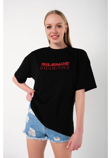 Kadın Silence Baskılı T-Shirt fırsatları