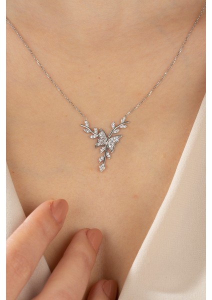 925 Ayar Gümüş Kadın Defne Dalı Kelebek Kolye ESSAKLY616