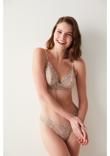 Glam Broderie Sütyen Kadınlar İçin Nefes Alabilir Yapı ve Dikişsiz Rahatlık modelleri