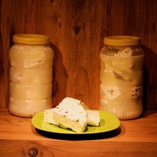 Van Yöresel Ürünleri [ 1 kg ] Organik Taze Otlu Inek Peyniri