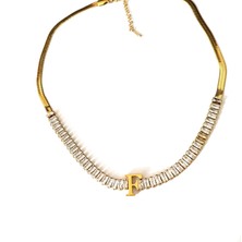 Hg.Aksesuar Kadın Italyan Zincirli Baget Taşlı Altın Renk Çelik Harf Kolye