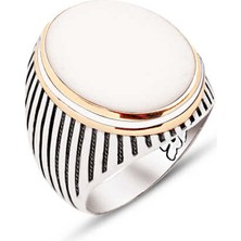Amberkan Gümüş Beyaz Oniks Taşlı Yanları Mine Süslemeli Çizgili Kasa Erkek Yüzüğü