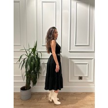 Arzu Emiroğlu Siyah Sıfır Kol Krep Kumaş Dokuma Volume Elbise