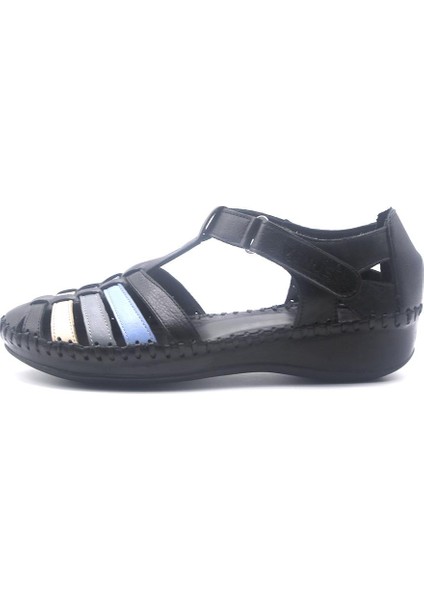 23033319 Kadın Deri Sandalet