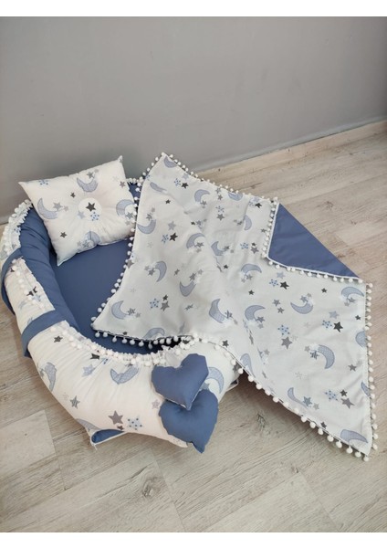 Babynest Sepeti Mavi Ayyıldız Desen ve Indigo Kombin Orijinal Babynest,yastık, Ponponlu Pike