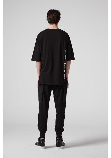 Bol Kesim Arka Yan Baskılı Erkek T-Shirt fiyatları