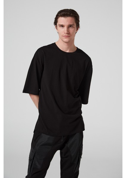 Bol Kesim Arka Yan Baskılı Erkek T-Shirt