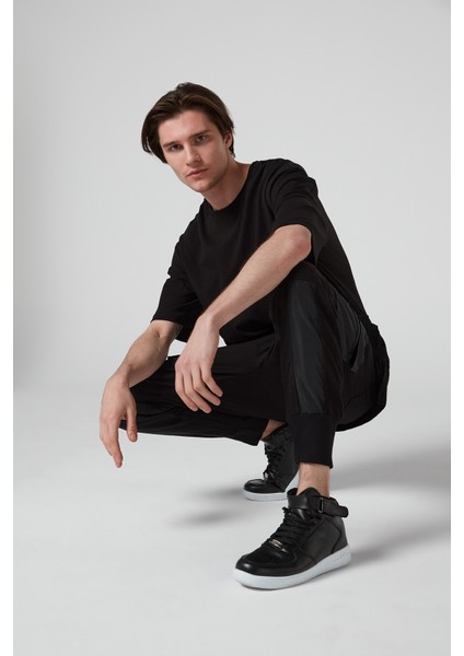 Bol Kesim Arka Yan Baskılı Erkek T-Shirt