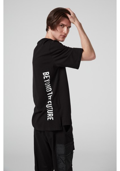 Bol Kesim Arka Yan Baskılı Erkek T-Shirt