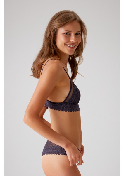 Blueberry 4834 Tül Detaylı Balensiz Üçgen Bralet Sütyen ve Brazilian / Iç Çamaşır Takımı fiyatları