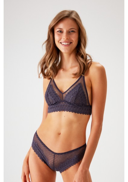 Blueberry 4834 Tül Detaylı Balensiz Üçgen Bralet Sütyen ve Brazilian / Iç Çamaşır Takımı