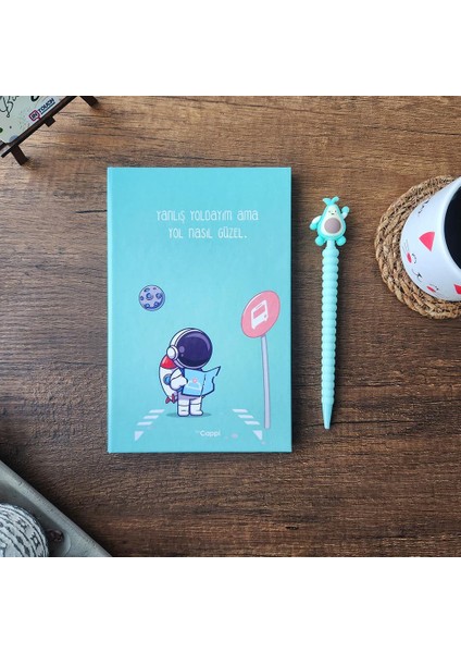 Yanlış Yoldayım Tasarımlı Çizgili Defter Kalem Hediyeli