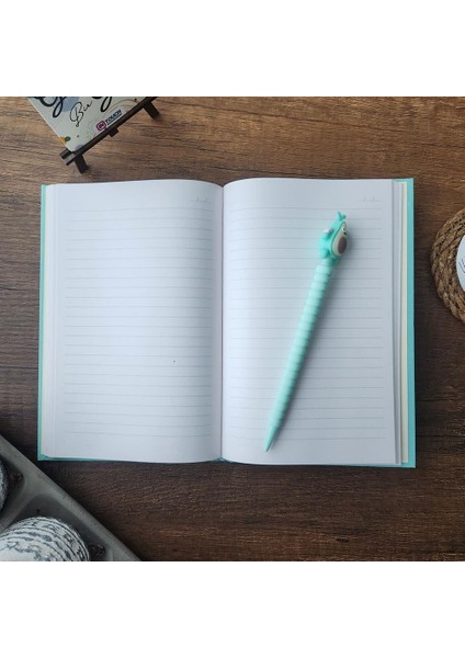 Yanlış Yoldayım Tasarımlı Çizgili Defter Kalem Hediyeli modelleri