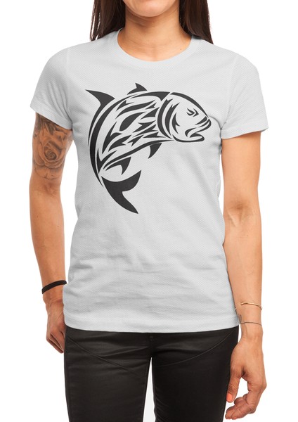 Giant Trevally Jumping Tribal Art Beyaz Spor Tişört