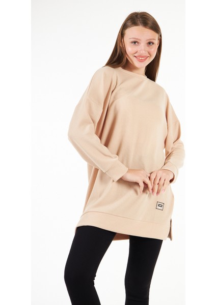 Kadın Camel Tunik Fitilli Tiril Kumaş Yırtmaçlı Tunik Armalı Oversize Tunik
