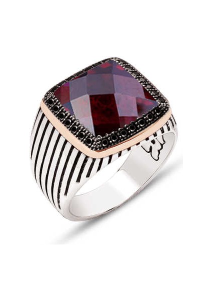 Gümüş Fasetli Kırmızı Zirkon Taşlı Yanları Siyah Zirkon Taş Süslemeli Çizgili Kasalı Yüzük