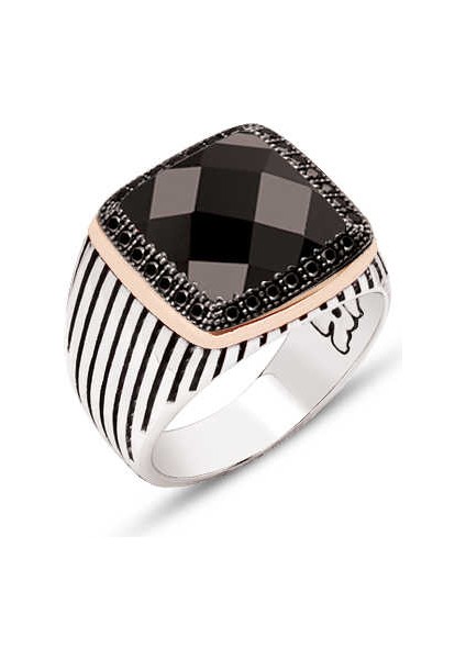 Gümüş Fasetli Siyah Zirkon Taşlı Yanları Siyah Zirkon Taş Süslemeli Çizgili Kasalı Yüzük