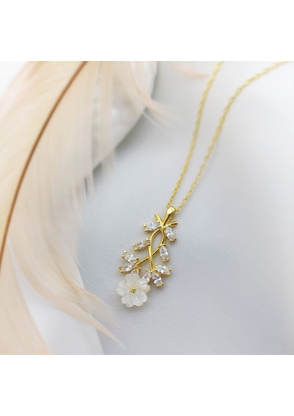 925 Ayar Gümüş Çiçekli Bahar Dalı Kolye fırsatları