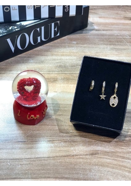 14 Şubat Sevgililer Günü Hediyesi Aşkın Simgesi Romantik Kırmızı Küre ve Naif 3 Lü Küpe Seti modelleri