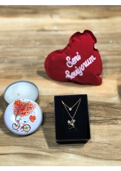14 Şubat Sevgililer Günü Özel Kalpli Yastık,kutulu Desenli Mum ve Bijuteri Kolye