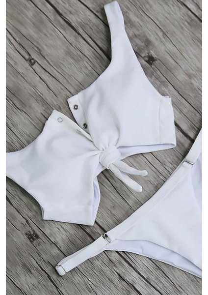 Beyaz Çıtçıtlı Bikini Üst