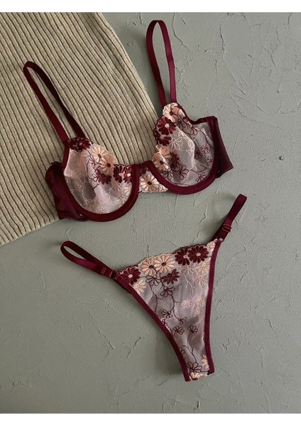 Kadın Seksi Fantezi Dantel Çiçek Detaylı Tasarım Takım Iç Çamaşır Takımı