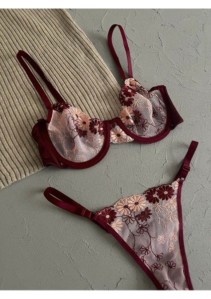 Kadın Seksi Fantezi Dantel Çiçek Detaylı Tasarım Takım Iç Çamaşır Takımı fiyatları