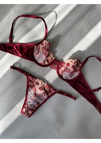 Kadın Seksi Fantezi Dantel Çiçek Detaylı Tasarım Takım Iç Çamaşır Takımı