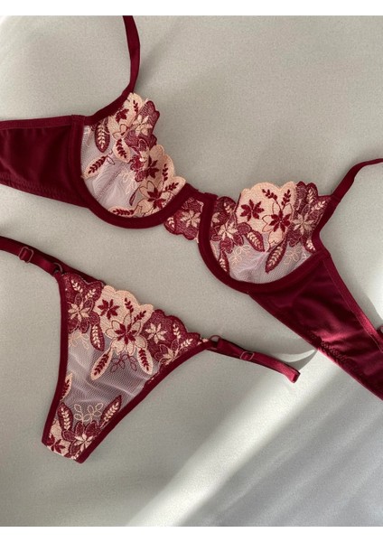 Kadın Seksi Fantezi Dantel Çiçek Detaylı Tasarım Takım Iç Çamaşır Takımı fiyatları