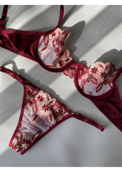 Kadın Seksi Fantezi Dantel Çiçek Detaylı Tasarım Takım Iç Çamaşır Takımı fırsatları