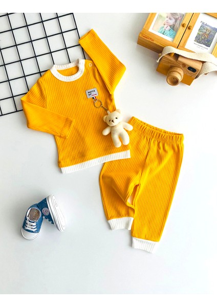 Neşeli Bebekler Oyuncaklı Çizgili Iki Iplik Kumaş Takım Hardal