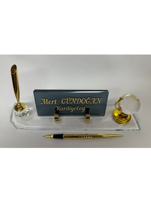 Gündoğan Kristal Tek Kalem ve Dünya Aksesuarlı Kabartma Yazılı Şeffaf Cam Masa Isimliği Ofis Hediyelik