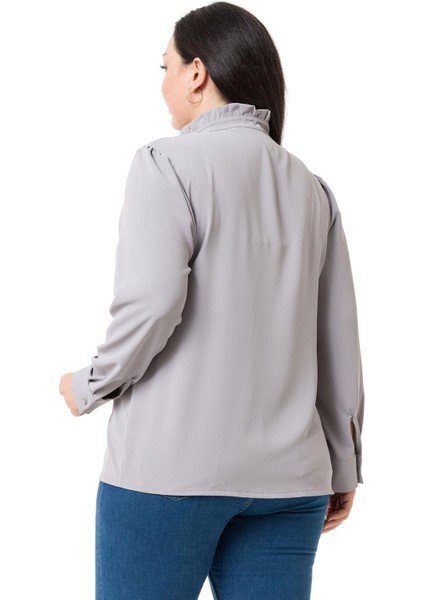 Büyük Beden Hakim Yaka Ön Patı ve Yakası Fırfırlı Gri Gömlek modelleri