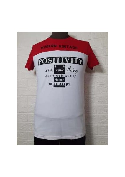Arkası Kırmızı Önü Beyaz, Yazılı Yuvarlak Yaka T-Shirt