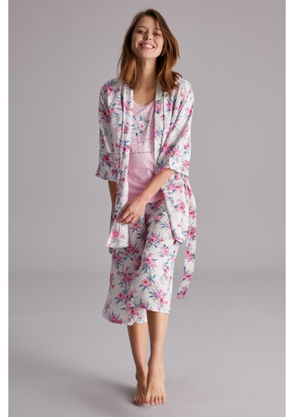 Kırık Beyaz Çiçek Desenli Sabahlık