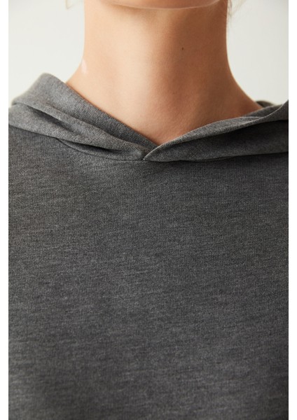 Koyu Gri Uzun Kollu Kapüşonlu Termal Sweatshirt