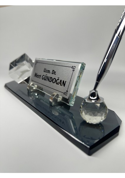 Masa Isimliği Doktor Mesleğine Özel Küp Logolu ve Kalem Aksesuarlı fırsatları