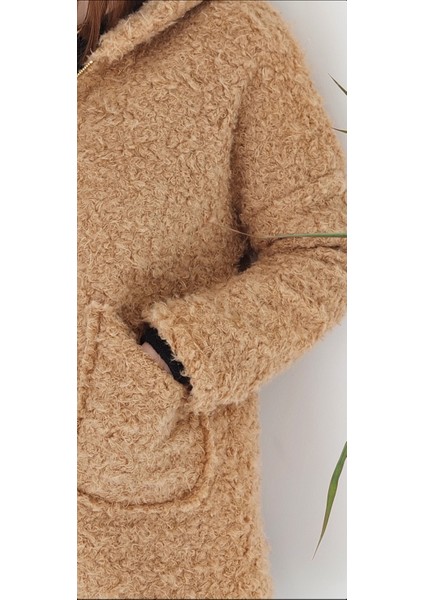 Kapşonlu Kaban Camel