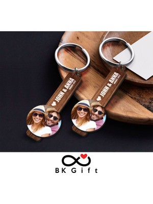 BK Gift Kişiye Özel Sevgili Temalı Fotoğraflı 2’li Ahşap Anahtarlık, Sevgililer Günü Hediyesi, Doğum Günü Hediyesi, Yıl Dönümü Hediyesi