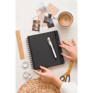 Matt Notebook 18X21 Kare Siyah Yapraklı Anı Defteri + Uni-Ball UM-153 Signo Broad Beyaz 1.0 mm Kalem