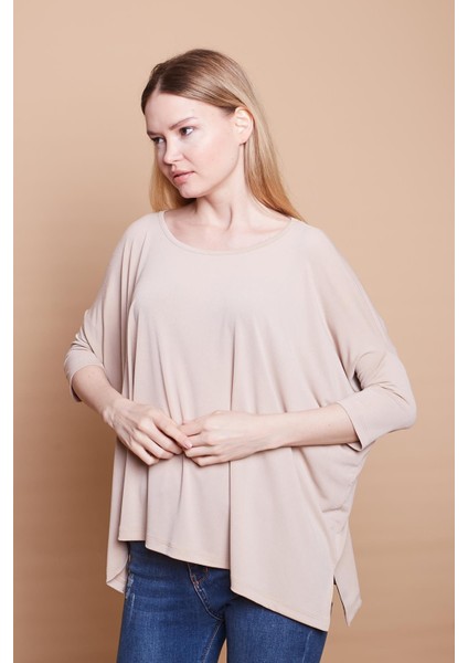 Likralı Krep Kumaş Geniş Sıfır Yaka Kapri Truvakar Kol Yanı Yırtmaçlı Salaş Oversize Bluz-Bej