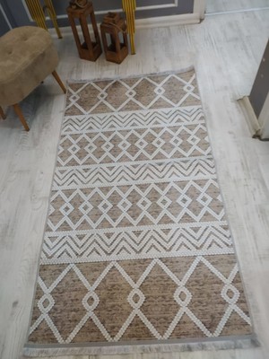 Doruklar Home Collection Kaymaz Tabanlı Yıkanabilir Dekoratif Kilim Desenli Dokuma Taban Halı