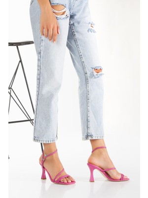 MFT Ayakkabı MFT Kadın Yazlık Fuşya Topuklu Ayakkabı Suni Deri Malzeme ile Orta Topuk Platform Taban