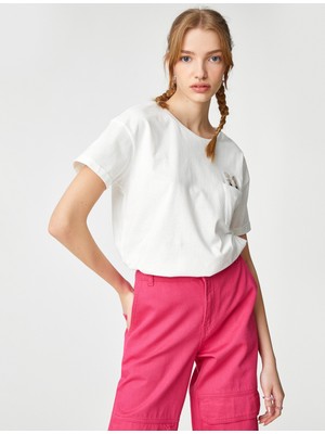 Koton Pamuklu Tişört Kısa Kollu Bisiklet Yaka Cep Detaylı Nakışlı