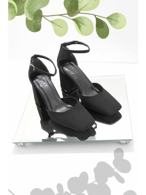 Mat Siyah Saten  Kadın Klasik Topuklu Ayakkabı K01209010038