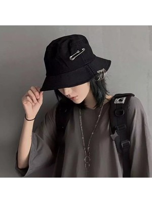 Şık Tasarım Aksesuarlı Siyah Gümüş  Detaylı Şapka